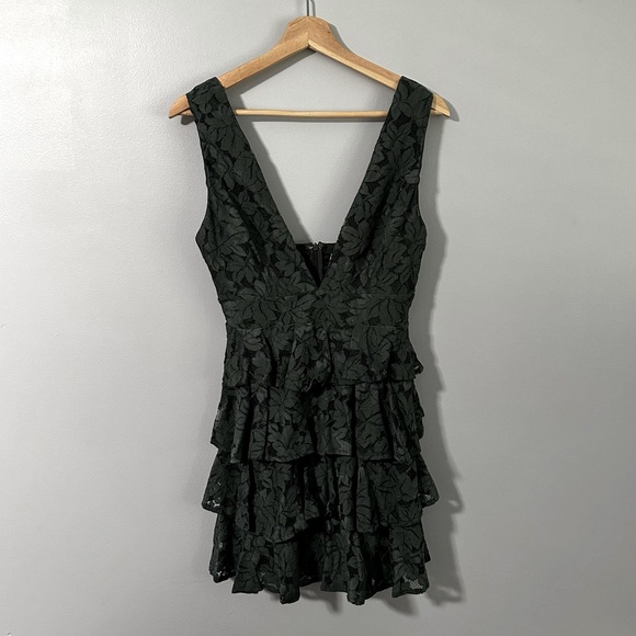 SELFIE LESLIE Tie Waist Tiered Dress - Picture 5 of 7
